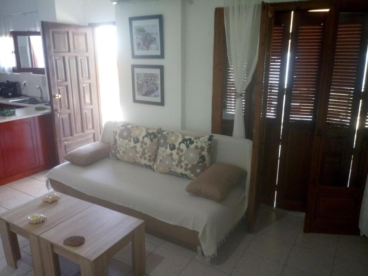 Kamari Guesthouse Keramídi Kültér fotó