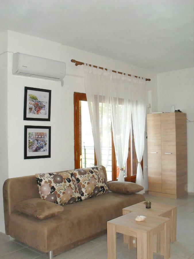 Kamari Guesthouse Keramídi Kültér fotó