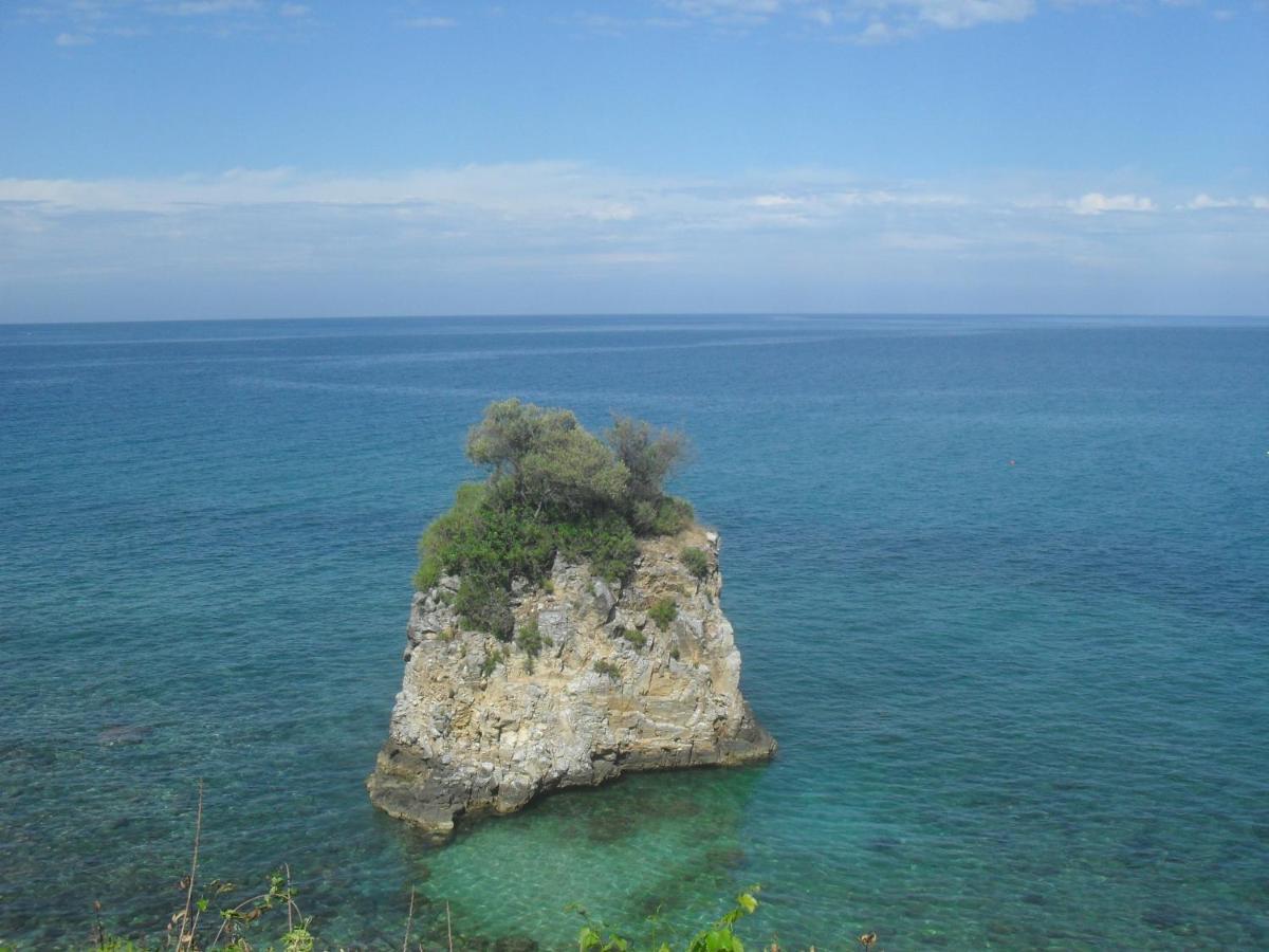 Kamari Guesthouse Keramídi Kültér fotó